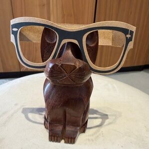 Barnes & Noble Wood Carved Cat glasses holder—NEW